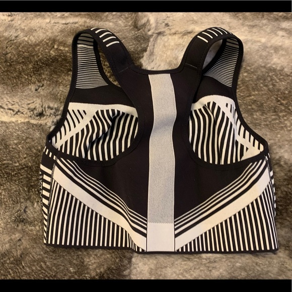 Nike sports bra - Picture 2 of 2